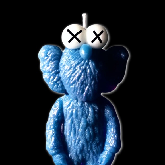 Designer Art Hand Poured Custom Kaws Dior Candle - Picture 3 of 8